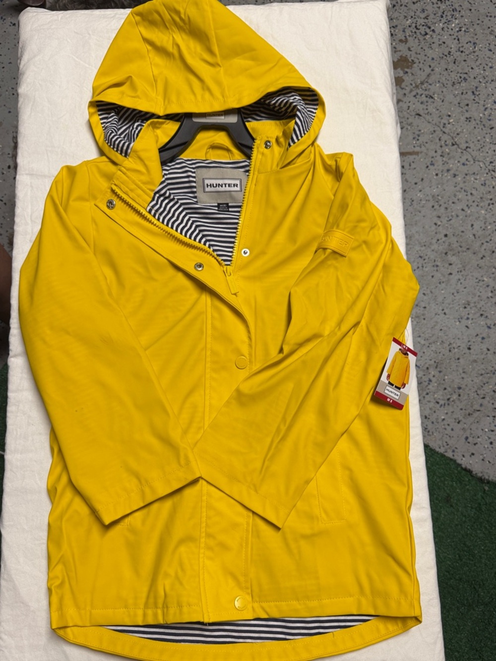 Hunter Men’s Bright Yellow Hooded Rain Jacket